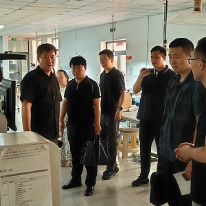 濟(jì)寧市工信局領(lǐng)導(dǎo)蒞臨科電儀器參觀考察